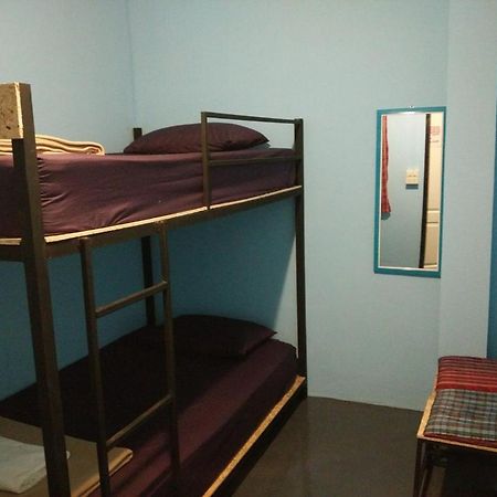 J Giant Hostel Chiang Mai Exteriör bild