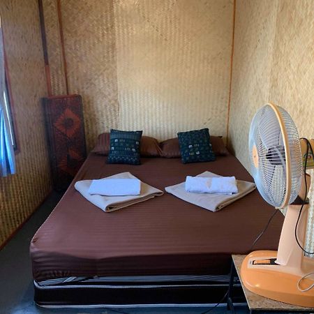 J Giant Hostel Chiang Mai Exteriör bild