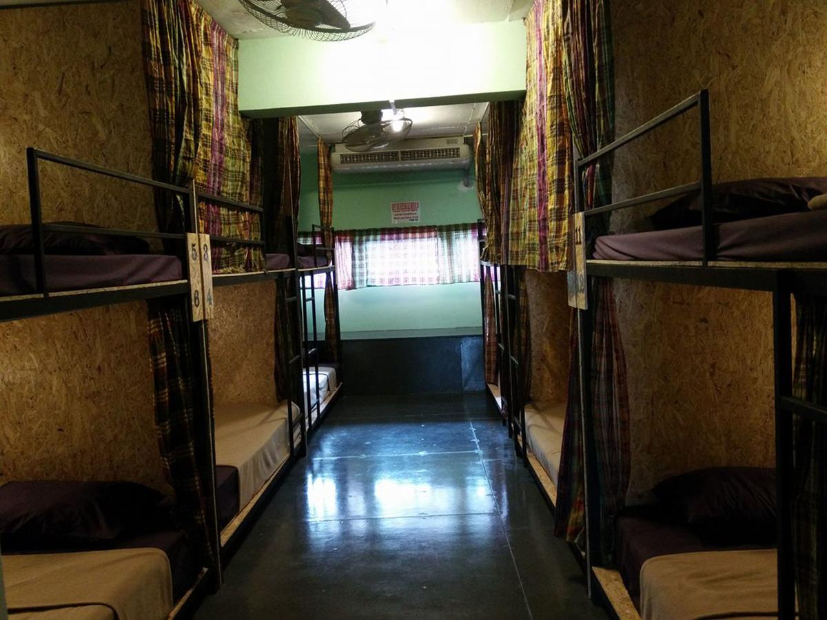J Giant Hostel Chiang Mai Exteriör bild