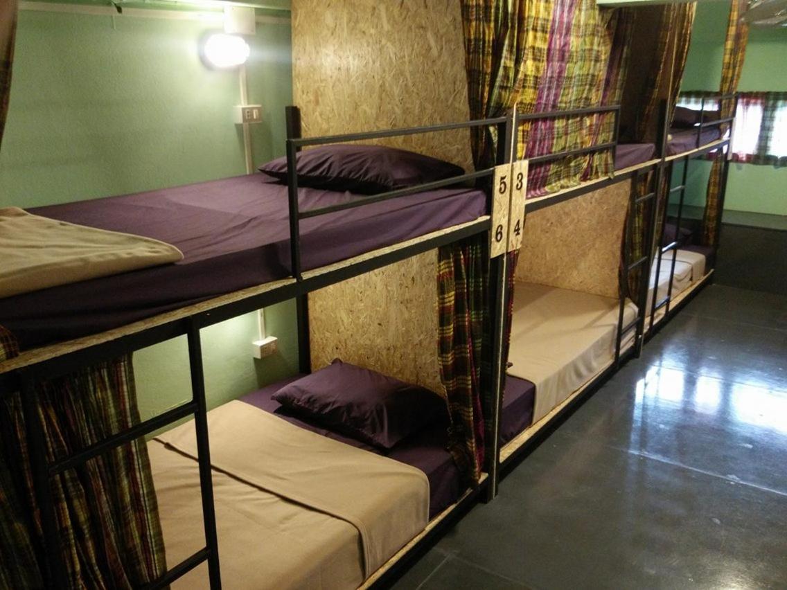 J Giant Hostel Chiang Mai Exteriör bild
