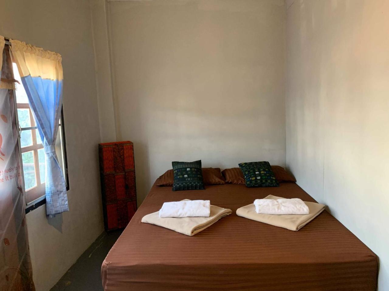 J Giant Hostel Chiang Mai Exteriör bild