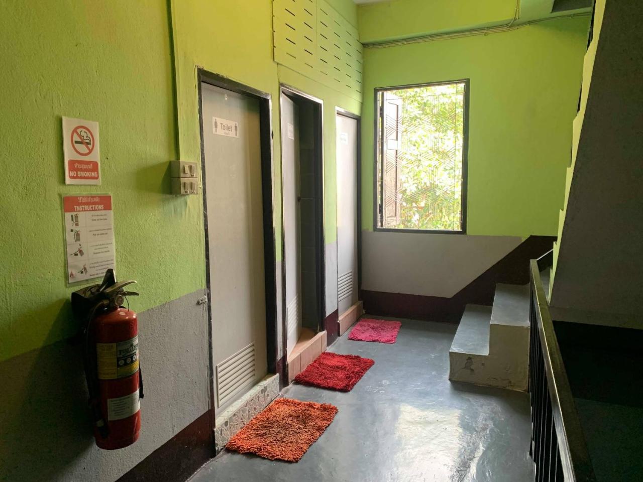 J Giant Hostel Chiang Mai Exteriör bild